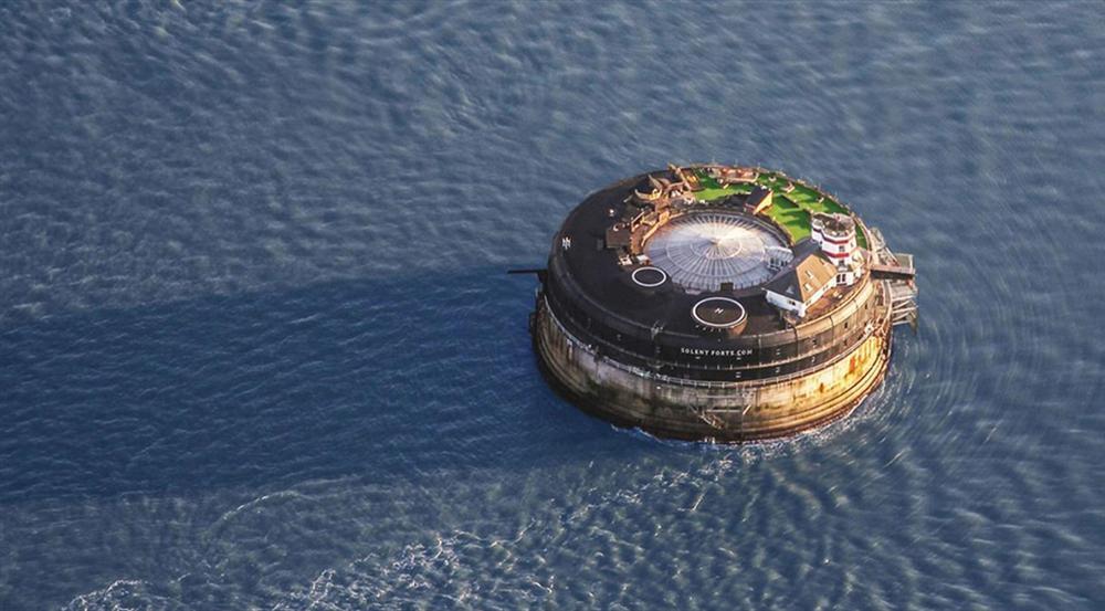 Nhà phù thủy, căn hộ hình chó và các khách sạn kỳ lạ nhất thế giới-1