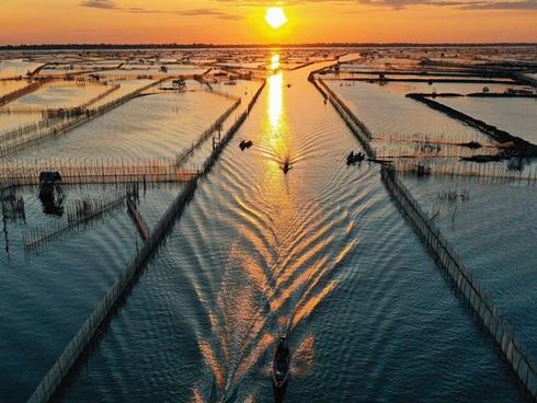 Huế đẹp bình dị trong bức tranh bình minh đầm Chuồn tĩnh lặng