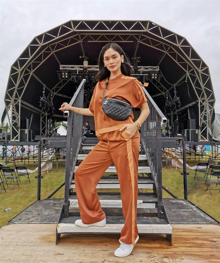 Bản tin Hoa hậu Hoàn vũ 21/7: HHen Niê mặc quần jeans kỳ cục, phong cách lép vế toàn tập giữa rừng mỹ nhân-5