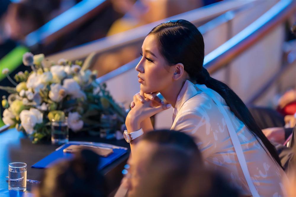 Tự cảm thấy hơi đàn ông, Mai Phương Thúy đặt đồng hồ to trị giá gần 1,4 tỷ để đeo-2