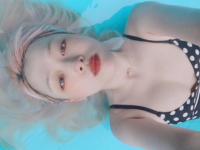 Biểu tượng sexy HyunA bị chê rẻ tiền, lộ vòng 3 kém săn chắc-10