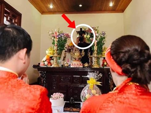 Chọn đúng vị trí đắc địa để tác nghiệp, nhiếp ảnh gia khiến ai nhìn cũng hết vía khi phát hiện sự thật