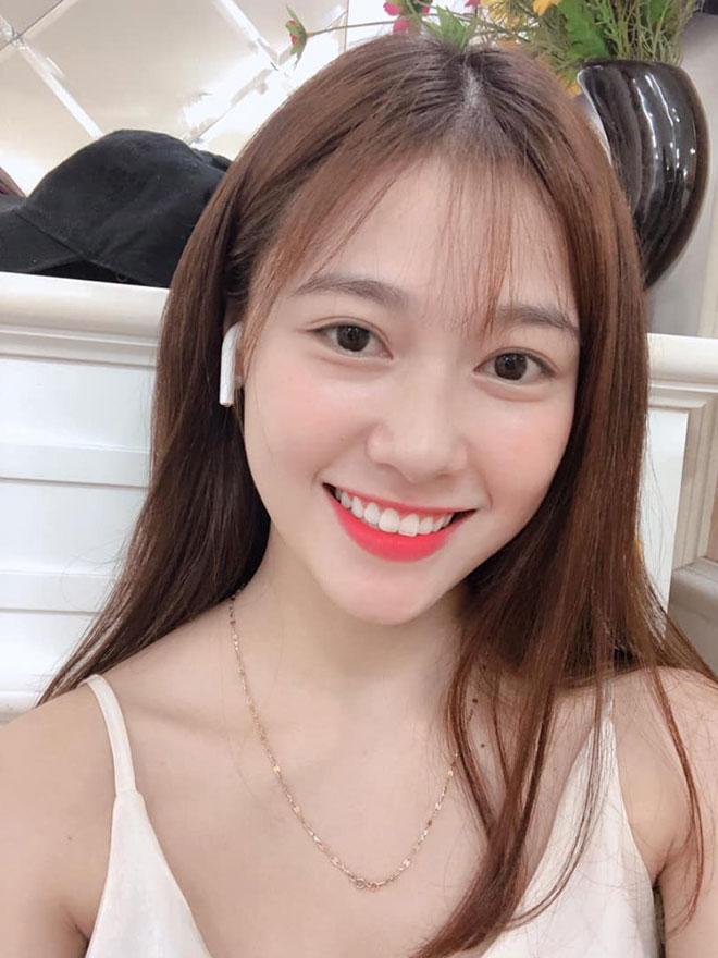 Nữ công nhân đẹp đốn tim dân mạng, nhan sắc thật còn bất ngờ hơn-5