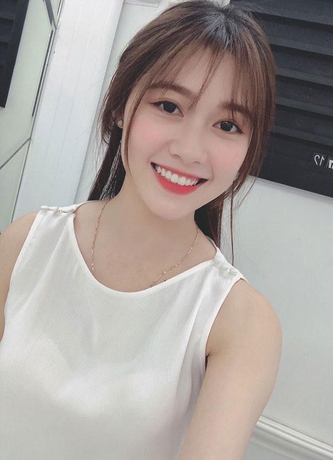 Nữ công nhân đẹp đốn tim dân mạng, nhan sắc thật còn bất ngờ hơn-4