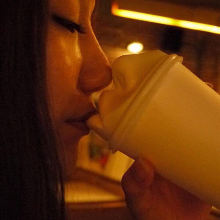 Tin vui cho hội FA: Đã có chiếc cốc uống nước chống ế, chẳng lo 25 tuổi vẫn chưa được hôn ai-3