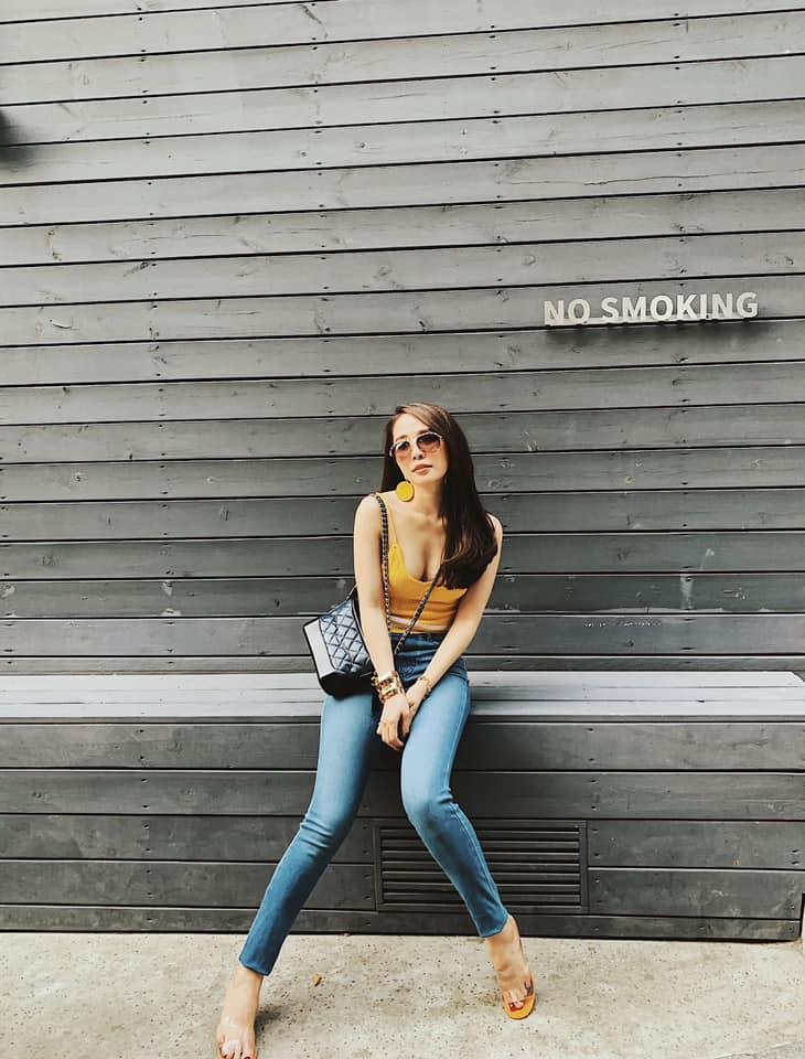 Diện váy ren lộ cả nội y, trang phục của Nhã Về nhà đi con bị dân mạng tẩy chay-10