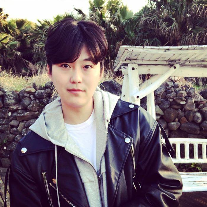 Ngắm nhan sắc thuộc hàng cực phẩm như idol Kpop của hội anh chị em ruột nhóm BTS-10