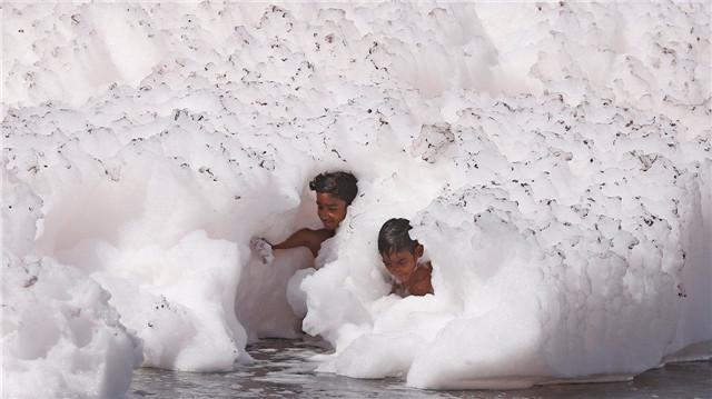 2 con sông có 2 màu trái ngược nhau nhưng cùng chung 1 số phận ở Ấn Độ-6