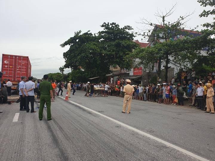 Hiện trường ám ảnh, không dám nhìn vụ đứng xem tai nạn khiến ít nhất 6 người tử vong tại Hải Dương-18