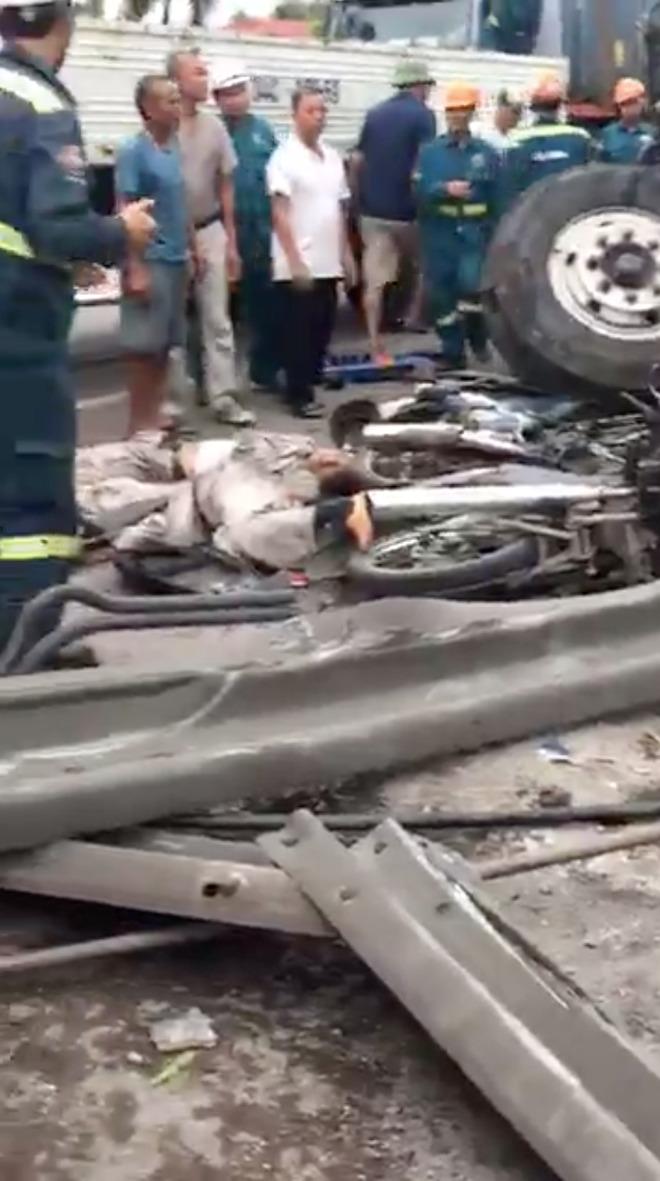 Hiện trường ám ảnh, không dám nhìn vụ đứng xem tai nạn khiến ít nhất 6 người tử vong tại Hải Dương-11