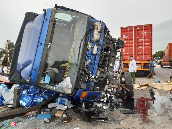 3 vụ tai nạn giao thông liên tiếp ở Hải Dương làm 7 người chết-1