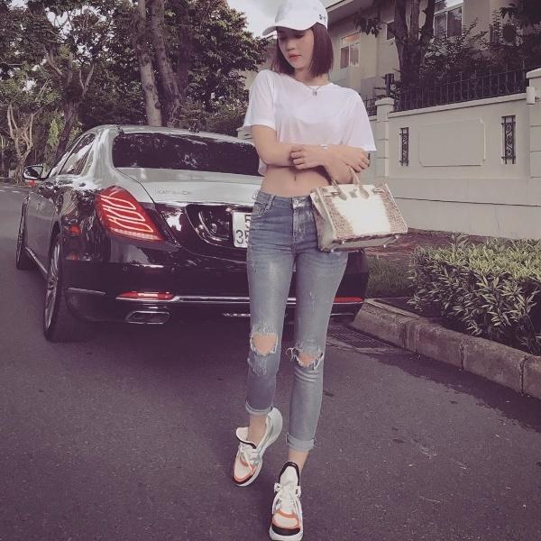 Ngọc Trinh khoe street style sương sương hơn 3 tỷ - Nam Em lên đồ lôi thôi, quê kiểng-7