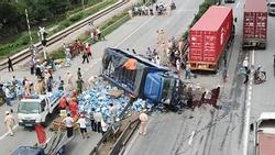 Vụ xe tải đè chết 5 người trên quốc lộ xảy ra như thế nào