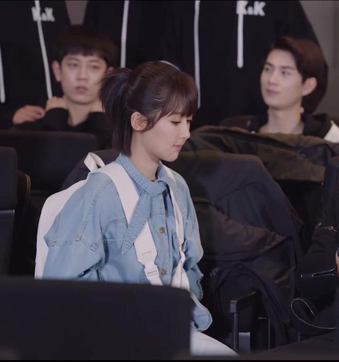 Đi giày hiếm trong phim, nữ chính Cá mực hầm mật vẫn bị dân mạng chê-2