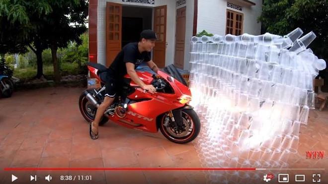 NTN làm thử thách với nhựa vẫn chưa là gì so với loạt kênh YouTube này-1