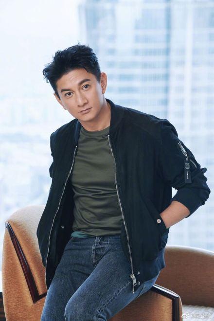 Chuẩn chồng người ta như Ngô Kỳ Long: Từ chối khoác tay fan vì đã có vợ-5