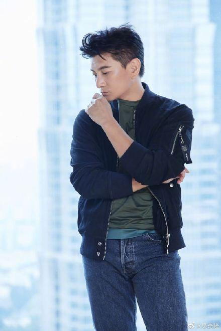 Chuẩn chồng người ta như Ngô Kỳ Long: Từ chối khoác tay fan vì đã có vợ-6