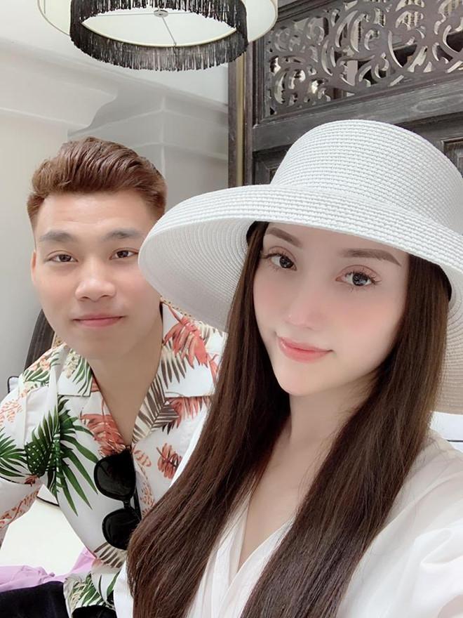 Văn Thanh đăng ảnh so deep, bạn gái vào bình luận chẳng liên quan-1