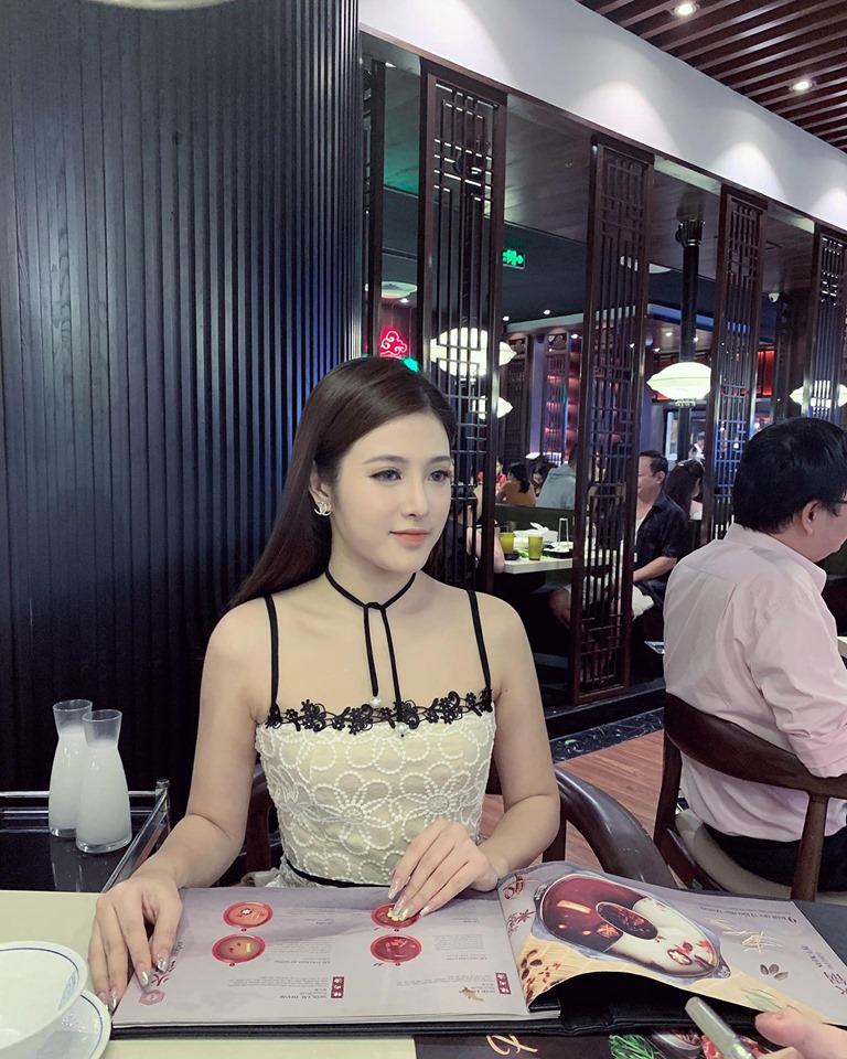 Ngoài mẹ ruột, đây chính là người phụ nữ quyền lực mà Midu cực kỳ yêu quý-10