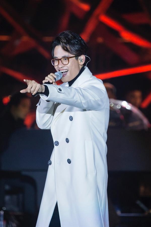 Hà Anh Tuấn để lộ thân hình phốp pháp trước concert mới, fan hốt hoảng lo lắng: Anh đang quay lại thanh xuân?-5