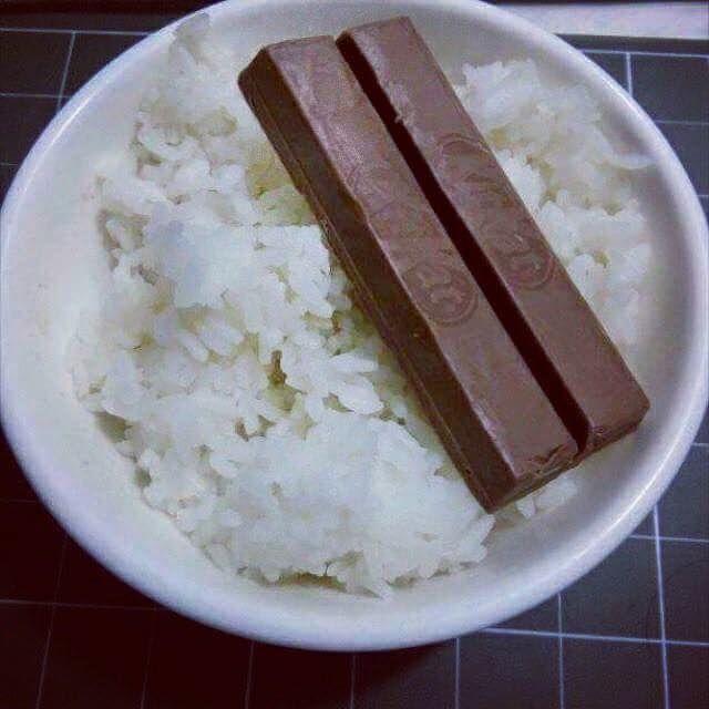 Có một thời tuổi thơ ăn cơm với đường, tóp mỡ và cả hoa quả, có ai đã từng?-1