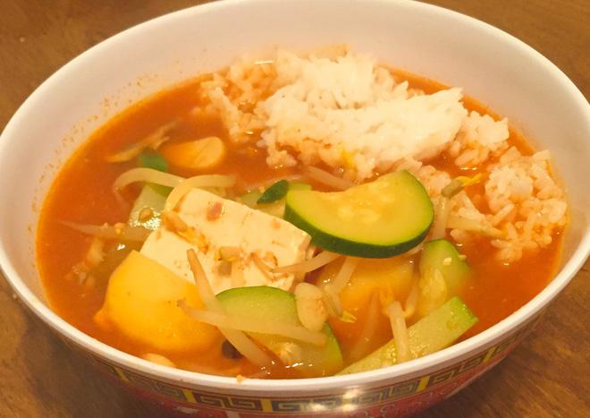 Có một thời tuổi thơ ăn cơm với đường, tóp mỡ và cả hoa quả, có ai đã từng?-3