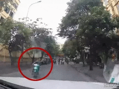Nam thanh niên chặn xe, đâm chết bạn gái trên đường phố Sài Gòn-3