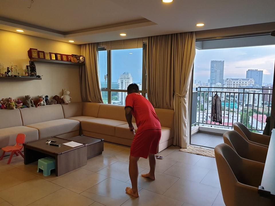 Ra ngoài hổ báo bao nhiêu, ở nhà Tuấn Hưng ấm áp bấy nhiêu khi chăm chỉ nội trợ đỡ đần vợ bầu bí-5