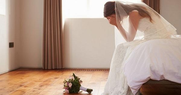 Bà mẹ chồng bá đạo nhất thế giới: Mặc váy cưới giành spotlight của con dâu trong lễ kết hôn-2