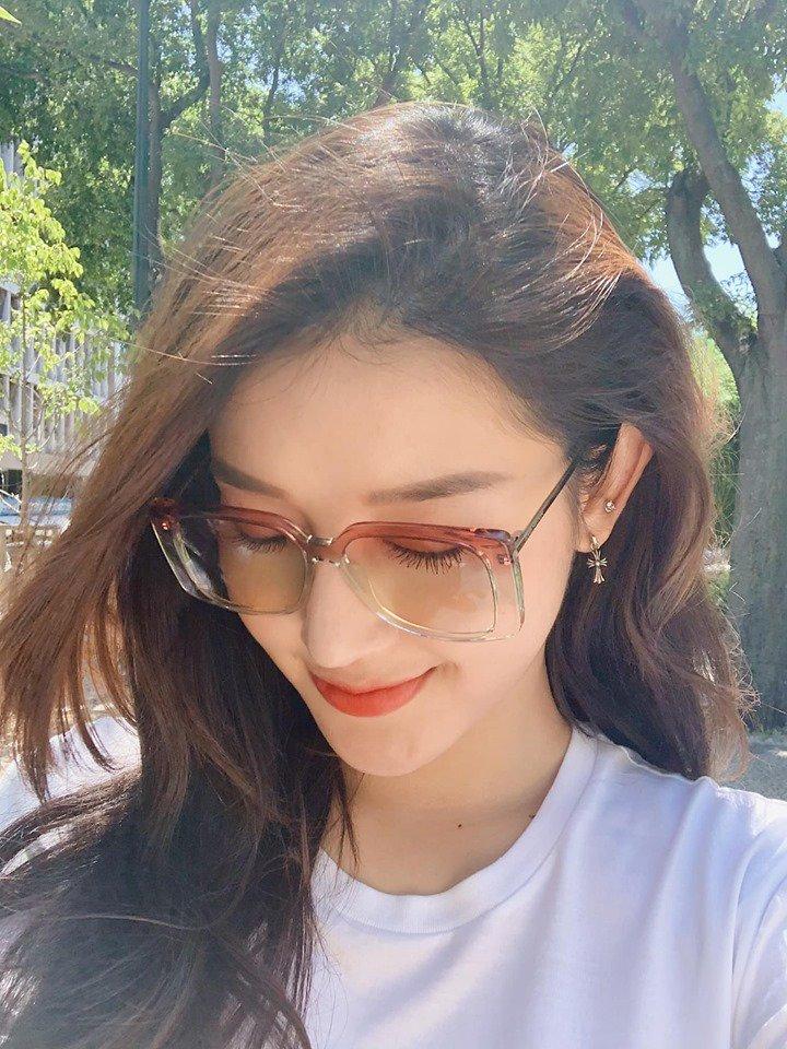 Huyền My khoe cận cảnh gương mặt tuyệt đẹp nhưng hàng lông mi lại trông hơi giả?-3