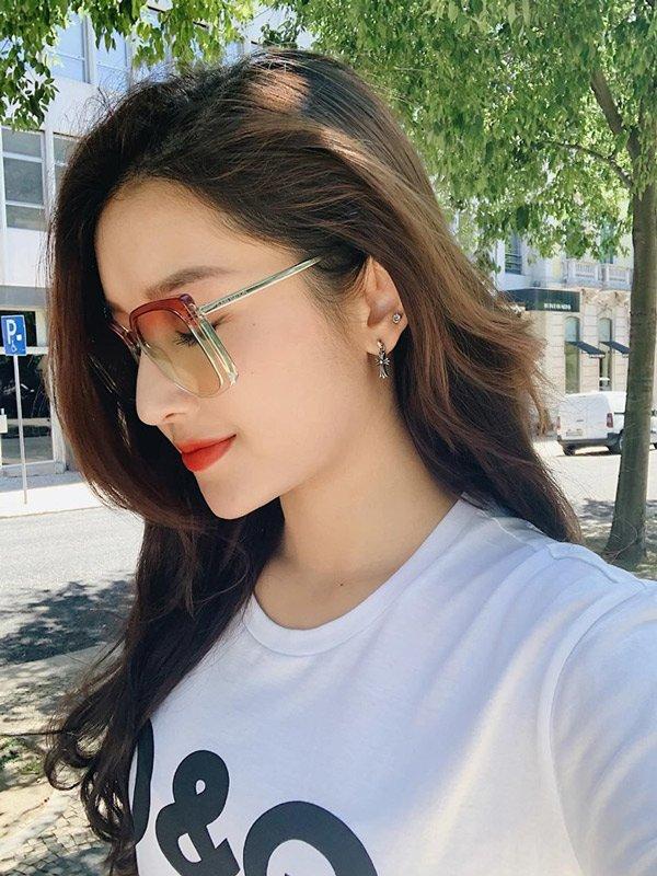 Huyền My khoe cận cảnh gương mặt tuyệt đẹp nhưng hàng lông mi lại trông hơi giả?-4