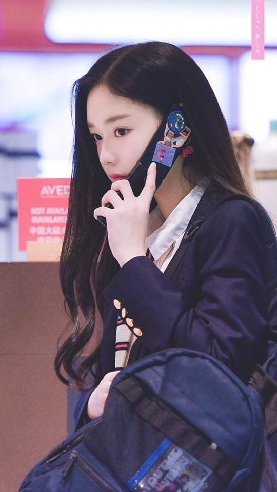 Thí sinh Produce 48 gây chú ý vì quá xinh đẹp trong loạt ảnh chụp lén-2