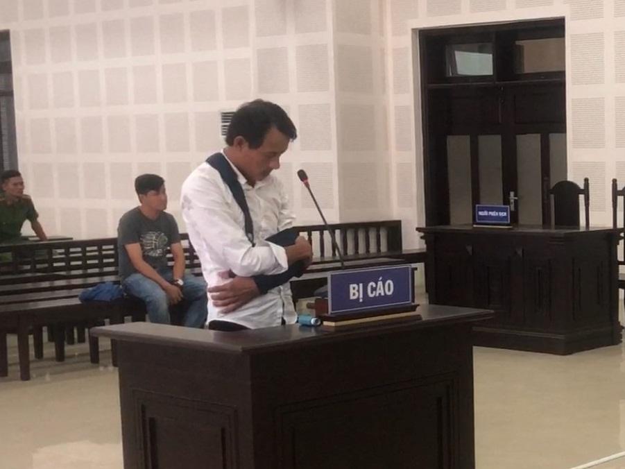 Nữ công nhân bị bạn trai rạch mặt-2