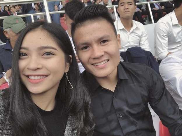 Đừng quan tâm đến chuyện chia tay nữa, bạn gái Quang Hải bất ngờ đăng ảnh ẩn ý chuyện cưới xin rồi này-2