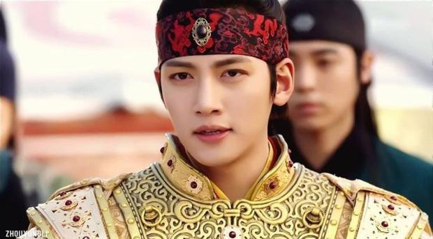 Ảnh hot nhất ngày: Hari Won khiến vạn người ghen nổ mắt khi chụp hình với nam thần Ji Chang Wook-9