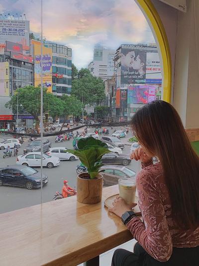 Giới trẻ Sài thành nô nức ‘check-in’ Ngã 6 Phù Đổng-2