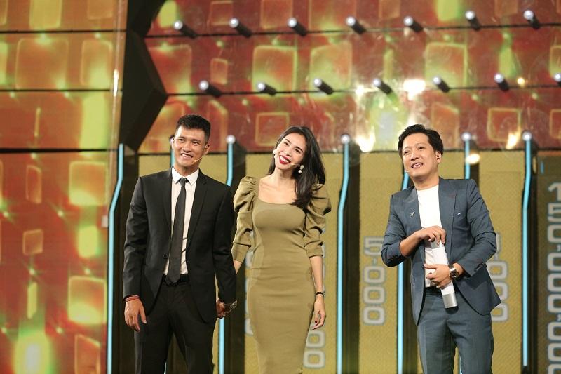 Lỡ đặt bút ký hợp đồng giao ước, Thủy Tiên - Công Vinh mất trắng nửa tỷ khi tham gia gameshow-1