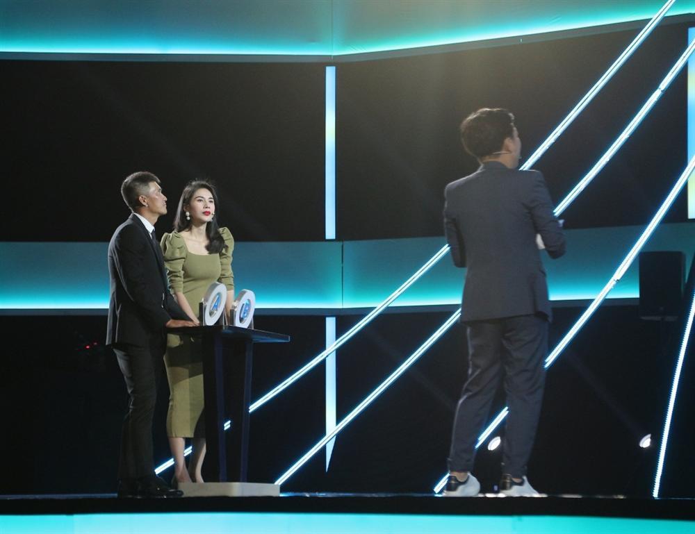 Lỡ đặt bút ký hợp đồng giao ước, Thủy Tiên - Công Vinh mất trắng nửa tỷ khi tham gia gameshow-2