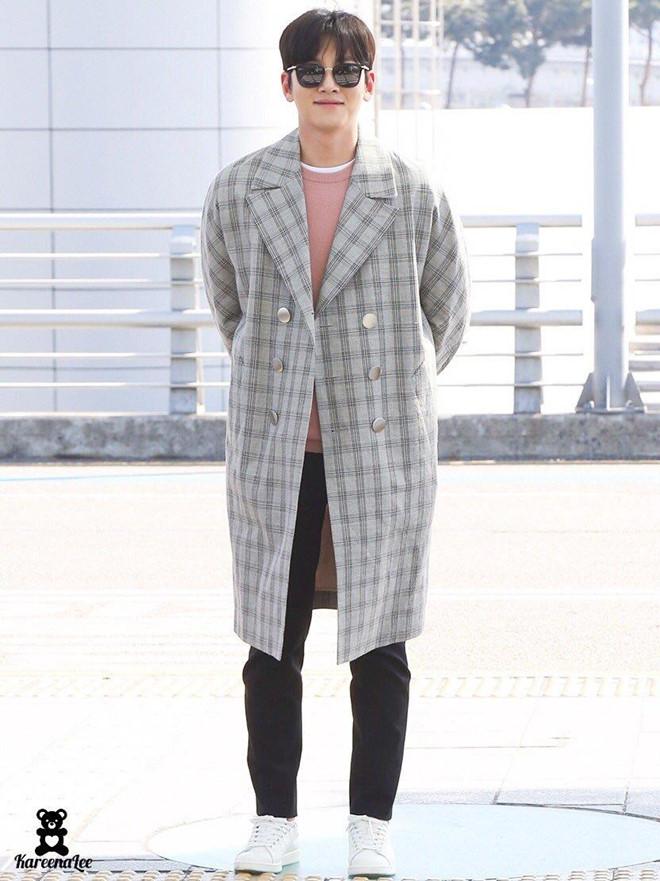 Ji Chang Wook diện cả cây đen, đi giày hiếm khi đến Hà Nội-5