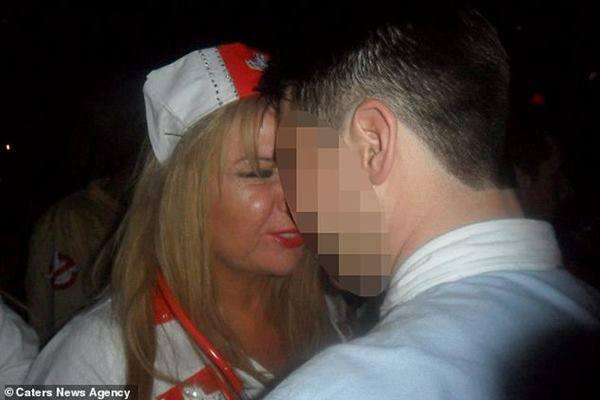 Cặp kè với 200 trai trẻ, quý bà U60 ví mình như sư tử, tiết lộ ham muốn đỏ mặt-4