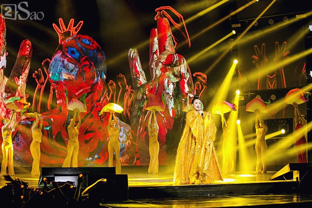 Hoàng Thùy Linh như bà hoàng khi diễn cùng vị thần phương Đông Kim Jae Joong và mỹ nữ sexy Hyomin-2