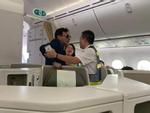 Đại gia bị tố sàm sỡ cô gái trên máy bay Vietnam Airlines: Anh… vấp té rồi bám lên thành ghế-3