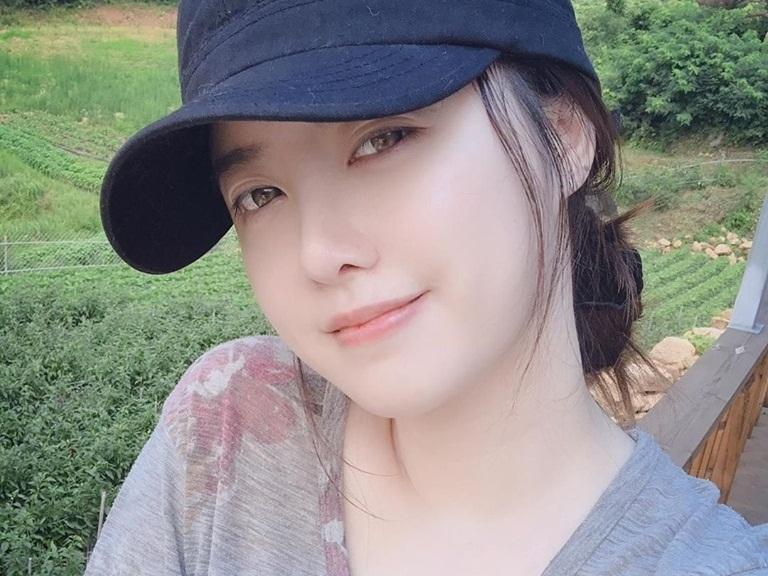 Goo Hye Sun lộ cằm nọng, kém sắc hơn dàn mỹ nhân trẻ Kpop-12