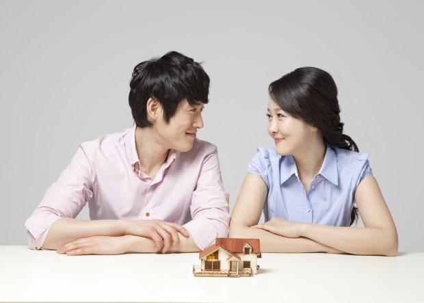 Theo dõi nhờ camera hàng xóm, tôi bỗng phát hiện sự lạ phơi bày bí mật đỏ mặt-1