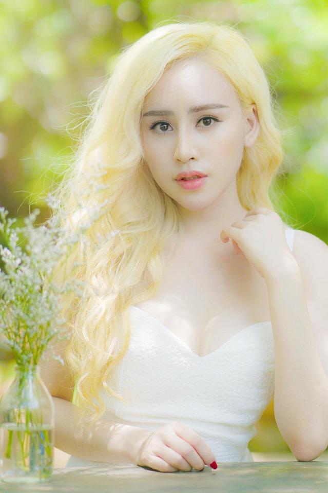 Nhìn chiếc mũi biến dạng như xuyên thủng vạn vật của bà Tưng, dân tình quả quyết: Thà xấu tự nhiên còn hơn đẹp nhân tạo-4