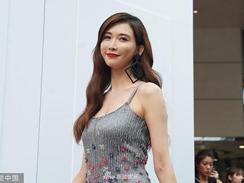 Ảnh mặc áo lộ nội y 10 năm trước của Lâm Chí Linh gây tranh cãi-3