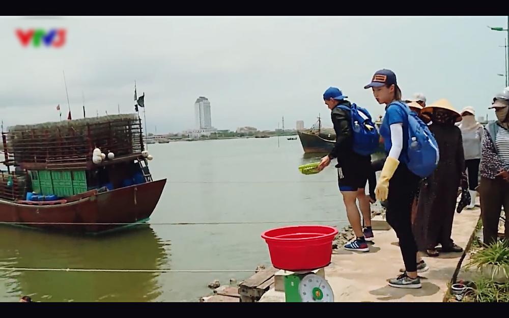 Ghê tay khi chặt cá, hoa hậu Đỗ Mỹ Linh bị ném đá vì tính cách quá tiểu thư tại Cuộc đua kỳ thú-2