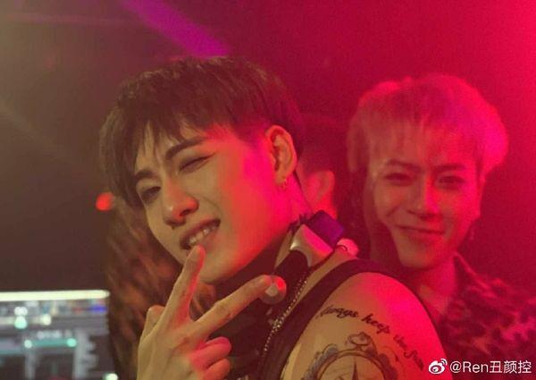 Tìm ra danh tính soái ca mặc sơ mi trắng chơi nhạc DJ trong loạt video triệu view, nhìn ảnh đời thường còn lịm tim hơn nhiều-9