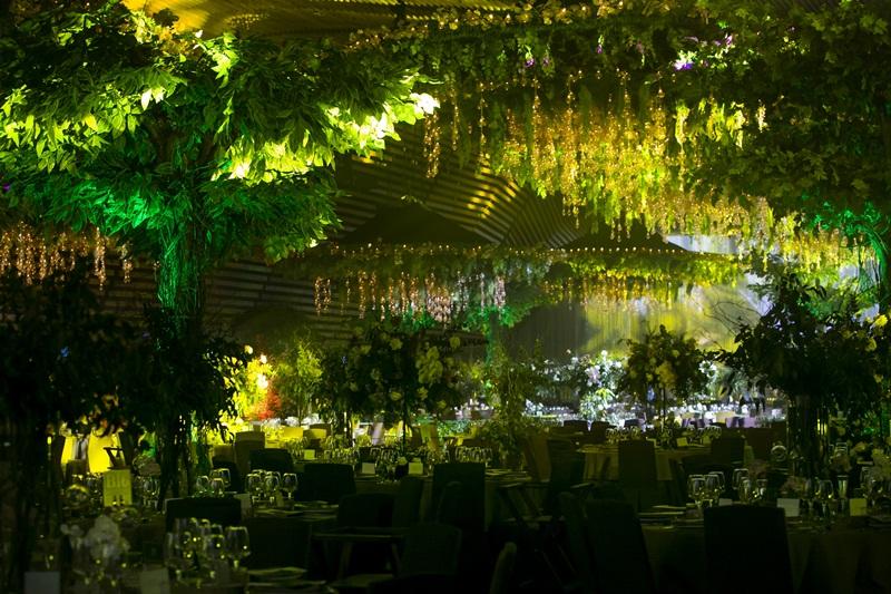 HOT: Hé lộ không gian tiệc cưới đẹp xuất sắc như khu rừng nhiệt đới của Cường Đô La - Đàm Thu Trang-7