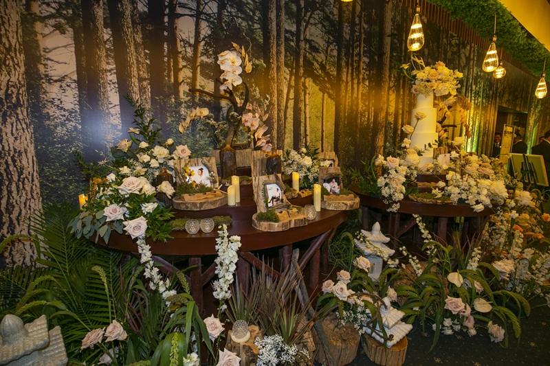 HOT: Hé lộ không gian tiệc cưới đẹp xuất sắc như khu rừng nhiệt đới của Cường Đô La - Đàm Thu Trang-9